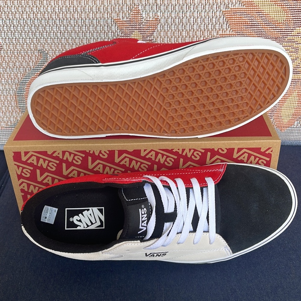 Vans® Seldan Men's Shoes
Sneakers 
Rally Suede Black/White
VN0ASHTZBA2 New - Picture 3 of 16